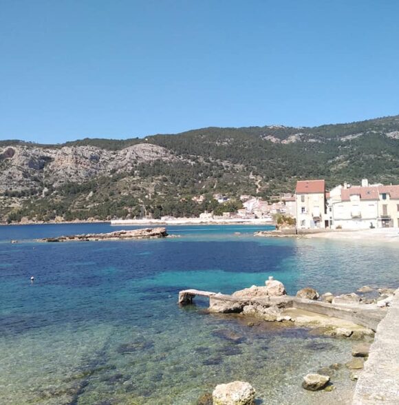 Turistička agencija Komiža, Vis