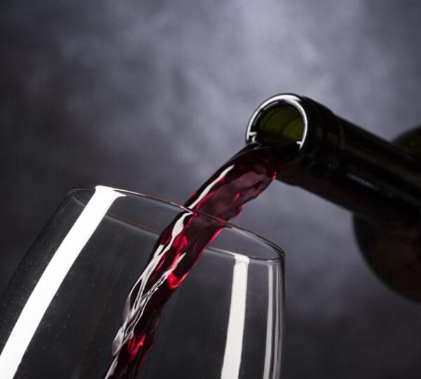 Prodaja crnog i bijelog vina Škabrnja