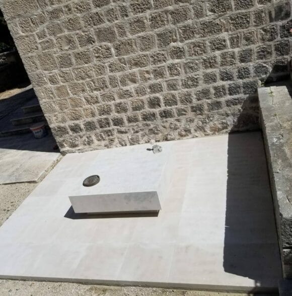 Specijalna čišćenja kamenih površina i spomenika Brač