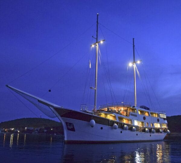 Charter cruising Croatia