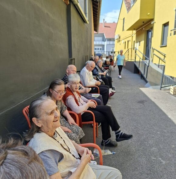 Dom za starije i nemoćne osobe Ivankovo