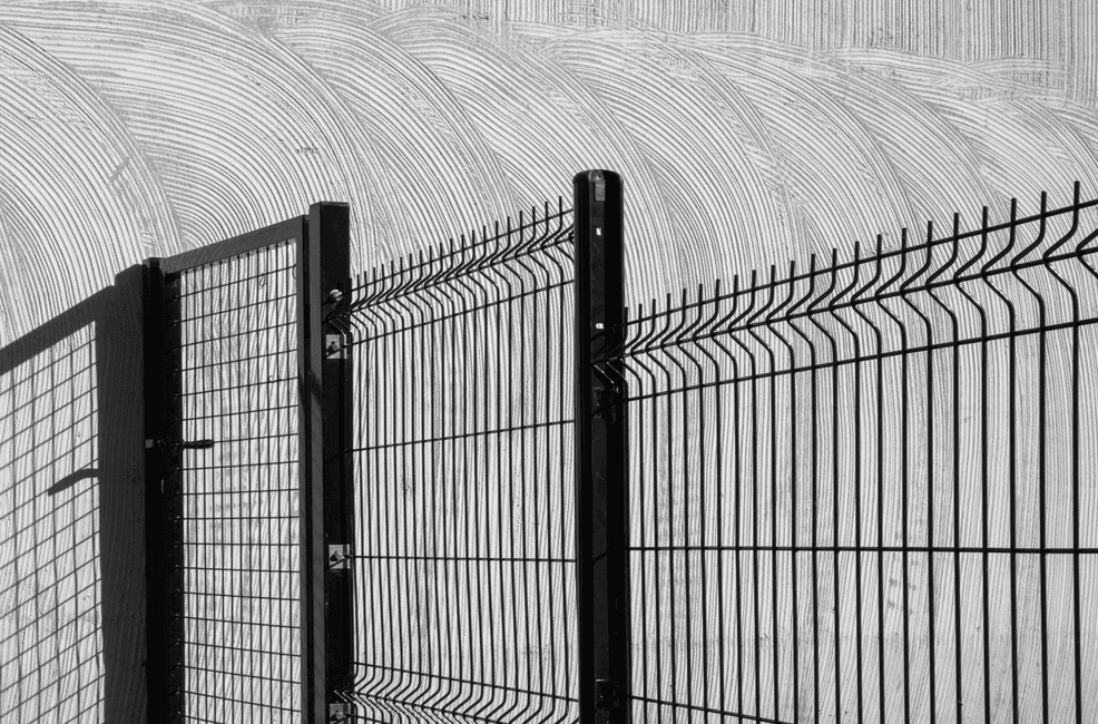 Ograda za kuću – panelna, zidana ili aluminijska?